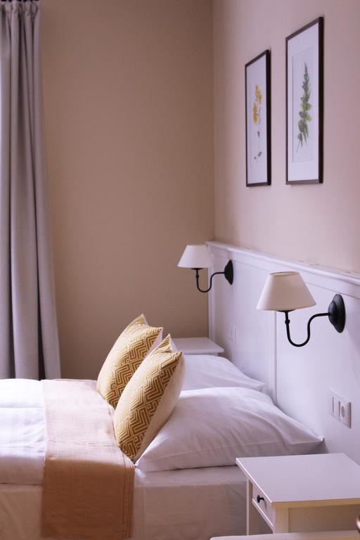 Erhardt Superior Rooms Sopron Luaran gambar