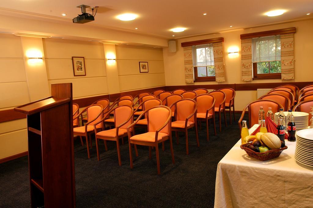 Erhardt Superior Rooms Sopron Luaran gambar