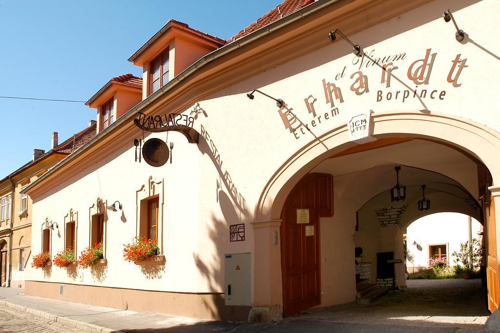 Erhardt Superior Rooms Sopron Luaran gambar