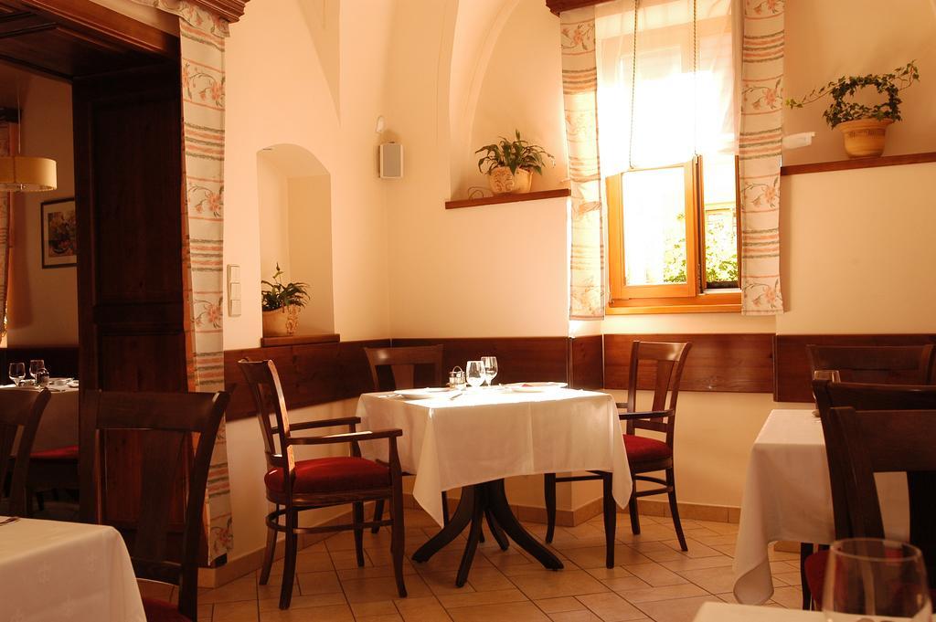 Erhardt Superior Rooms Sopron Luaran gambar